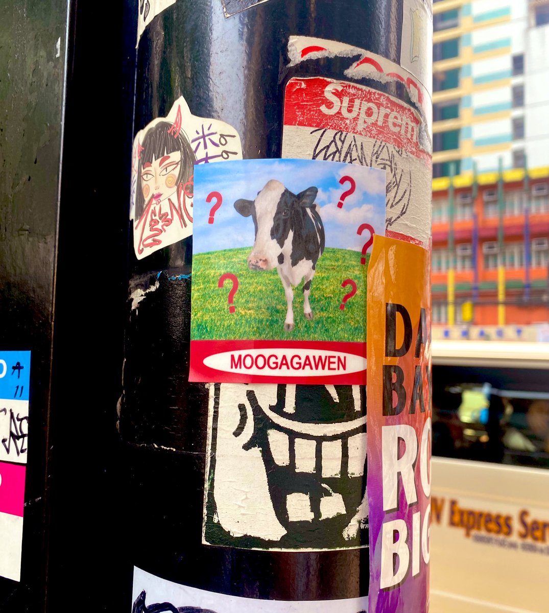 4TTAGIRL's tweet photo. found a moogagawen stix @ españa https://t.co/HL4vjwkn5e
