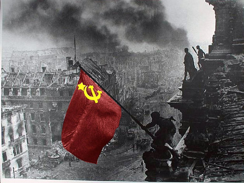_SimonLeone's tweet photo. 9 Μαίου 1945

"Κάθε άνθρωπος που αγαπά την ελευθερία
χρωστάει τόσα στον Κόκκινο Στρατό
που δεν θα μπορούσε ποτέ να τα ξεπληρώσει…"

(Ε. Χέμινγουεϊ)

Αυτοί ήταν με την σωστή πλευρά της ιστορίας-όχι οι απόγονοι των ΝΑΖΙ
#ΠοτέΞανάΦασισμός
#9Μαϊου1945
#ΗΝίκηΤωνΛαώνΕνάντιαΤουΝαζισμού https://t.co/SzOdVDFyLV