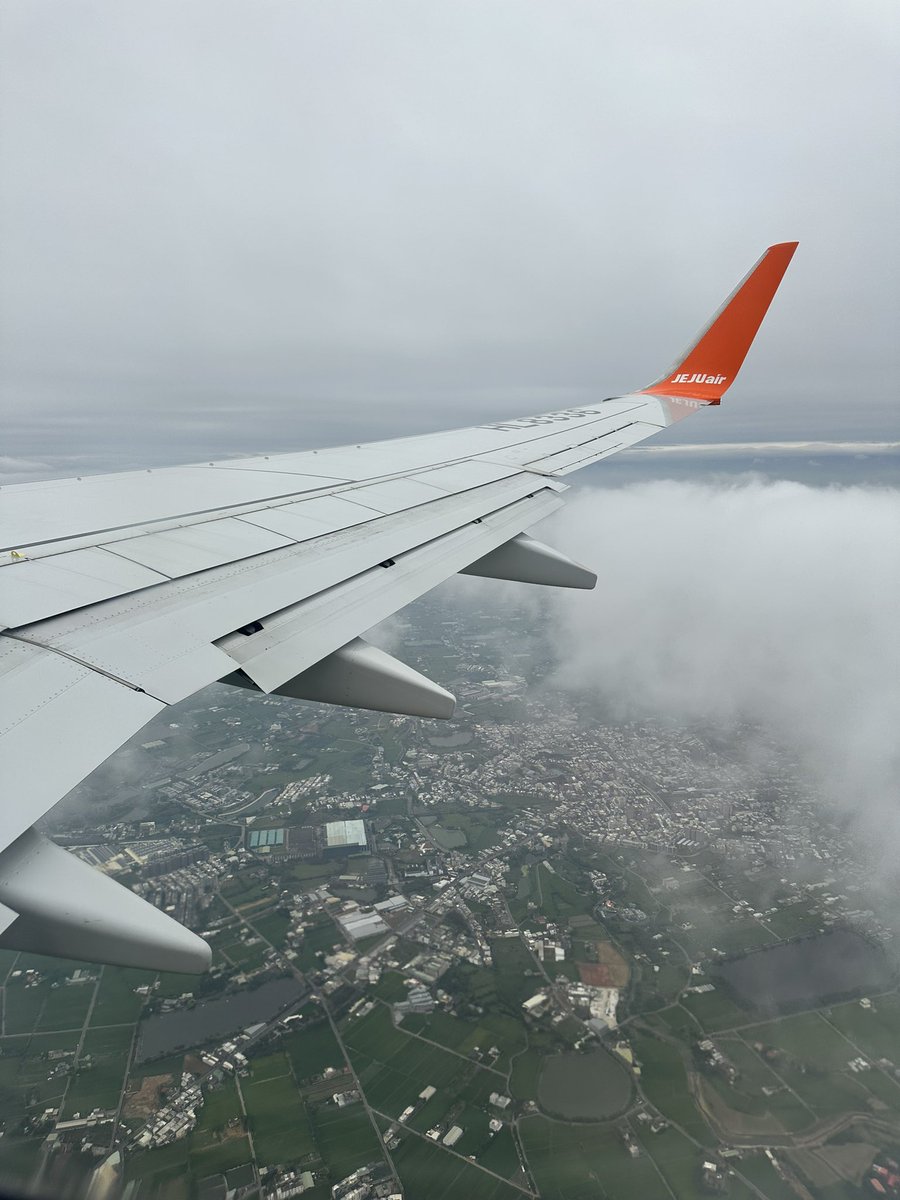 모종의이슈로인해
제법 제주에어엠버서더같은사진임
물론나혼자만의생각임