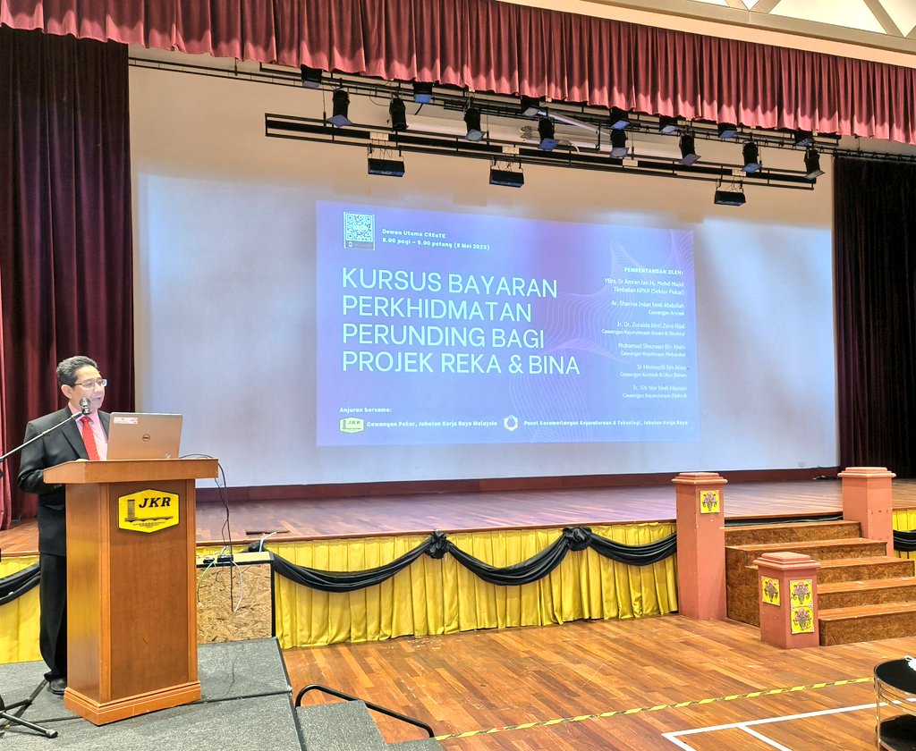8 Mei 2023 | Merasmikan Kursus Bayaran Perkhidmatan Perunding Bagi Projek Reka &amp; Bina dan turut membentangkan Kertas Kerja kepada peserta kursus di Dewan Besar CREaTE, Melaka. Syabas dan tahniah kepada semua Cawangan Sektor Pakar dan <a href="/CREaTEJKR/">CREaTE</a> atas penganjuran kursus ini.