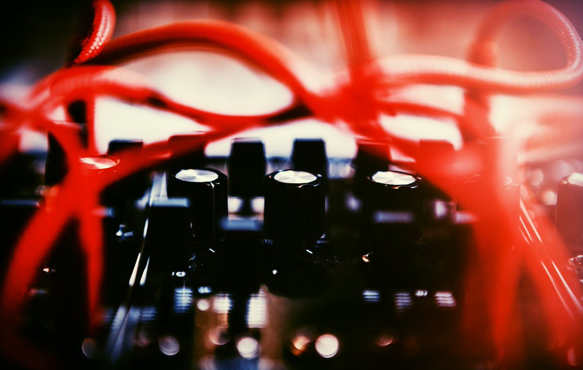Blackvoltaudio's tweet photo. ¡ Este mes es nuestro 4to aniversario ! 🥳
Sin duda mantenerse en está bonita industria es complicado en ocasiones, pero sabemos que estar acá es él resultado del trabajo honesto, arduo y constante, eso nos permite ser auténticos y continuar aquí para ustedes.
#Blackvolt https://t.co/G6lQzpYzdZ