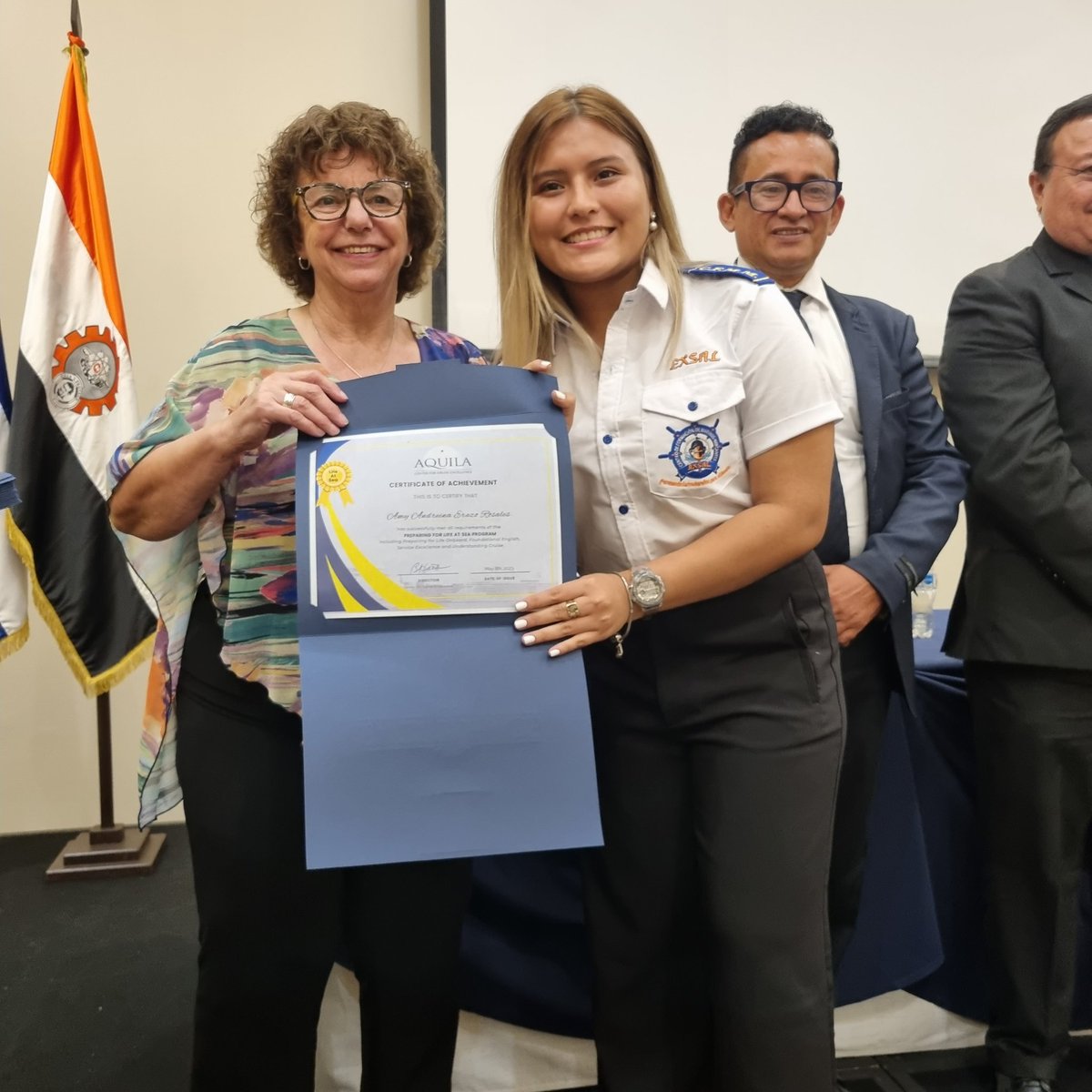 AMP El Salvador tweet media