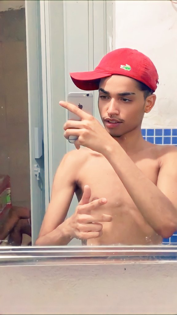 Ficaria com esse novinho ? 
#putariagay #pornogay