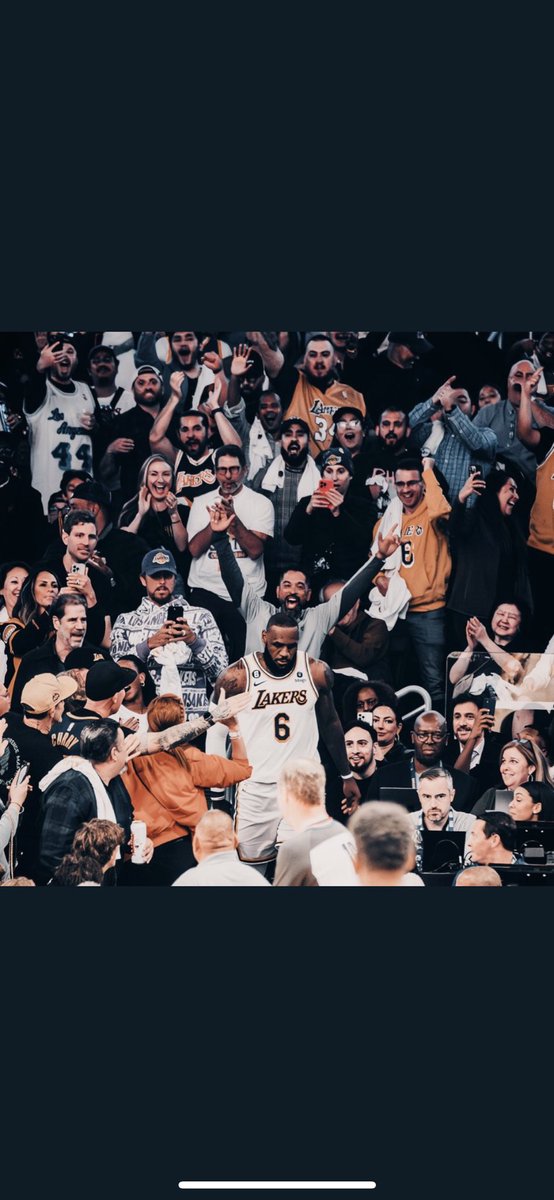 everyday i wake up see this beautiful pic. LAKERS IN 5