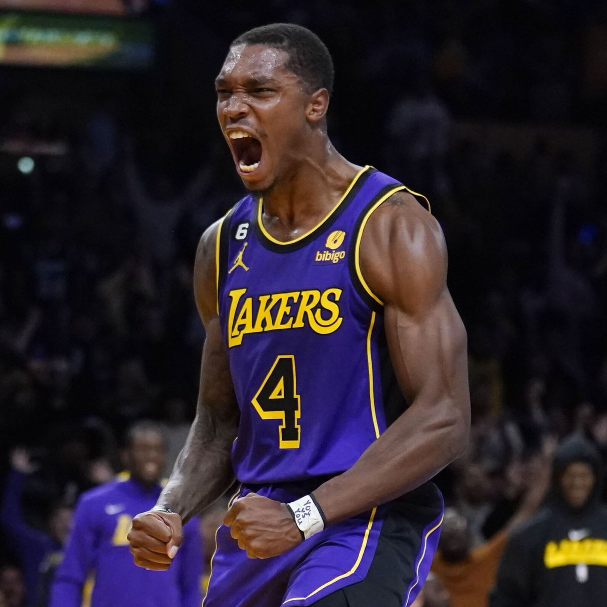 LegionHoops's tweet photo. BREAKING: LAKERS TAKE 3-1 LEAD OVER WARRIORS.

THE LONNIE WALKER GAME. 🔥 https://t.co/s030vupA42