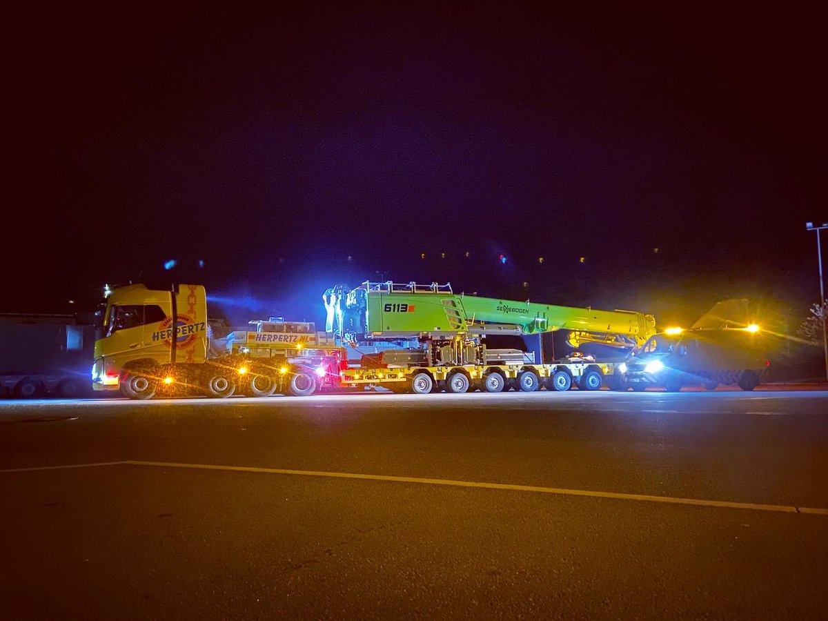 BelgoPilotsBE's tweet photo. It's been another 2 busy weeks. 💨

🇳🇱🇧🇪🇱🇺🇫🇷🇩🇪

#uitzonderlijkvervoer #uitzonderlijktransport #convoiexceptionnel #transportexceptionnel #exceptionaltransport #abnormalload #schwertransport #bredlast #langlast

✉️ pilots@belgopilots.be
🌐 https://t.co/xTDY7FIZud https://t.co/QtqIViFPlb