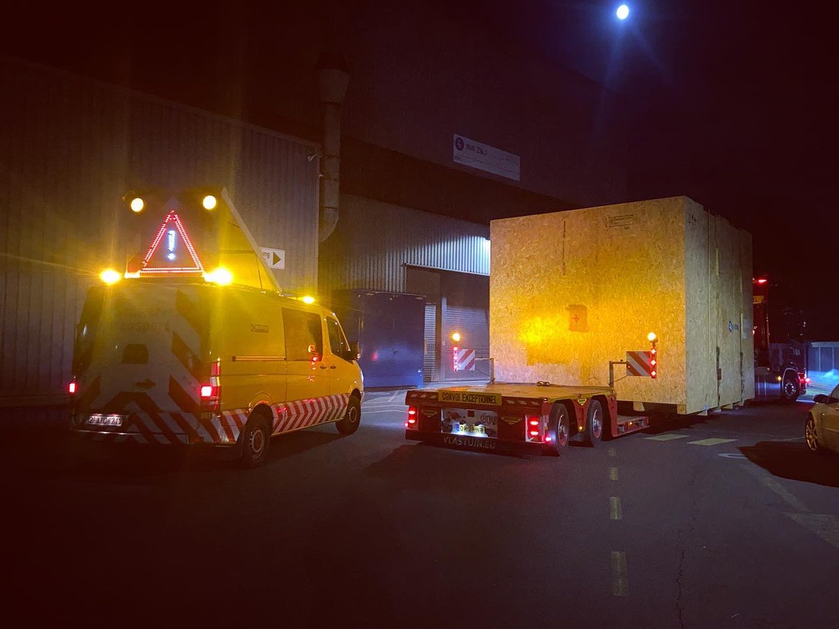 BelgoPilotsBE's tweet photo. It's been another 2 busy weeks. 💨

🇳🇱🇧🇪🇱🇺🇫🇷🇩🇪

#uitzonderlijkvervoer #uitzonderlijktransport #convoiexceptionnel #transportexceptionnel #exceptionaltransport #abnormalload #schwertransport #bredlast #langlast

✉️ pilots@belgopilots.be
🌐 https://t.co/xTDY7FIZud https://t.co/QtqIViFPlb