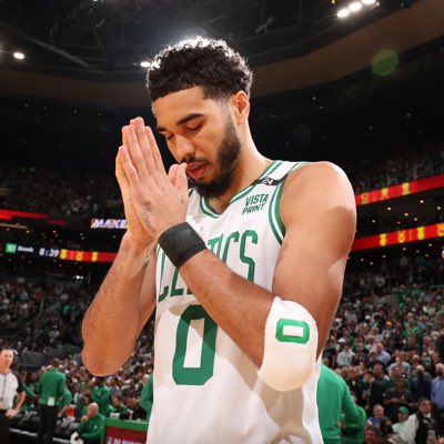 Fiizop's tweet photo. #chasing18 #BeatLA #NewProfilePic https://t.co/LYWYBje42v