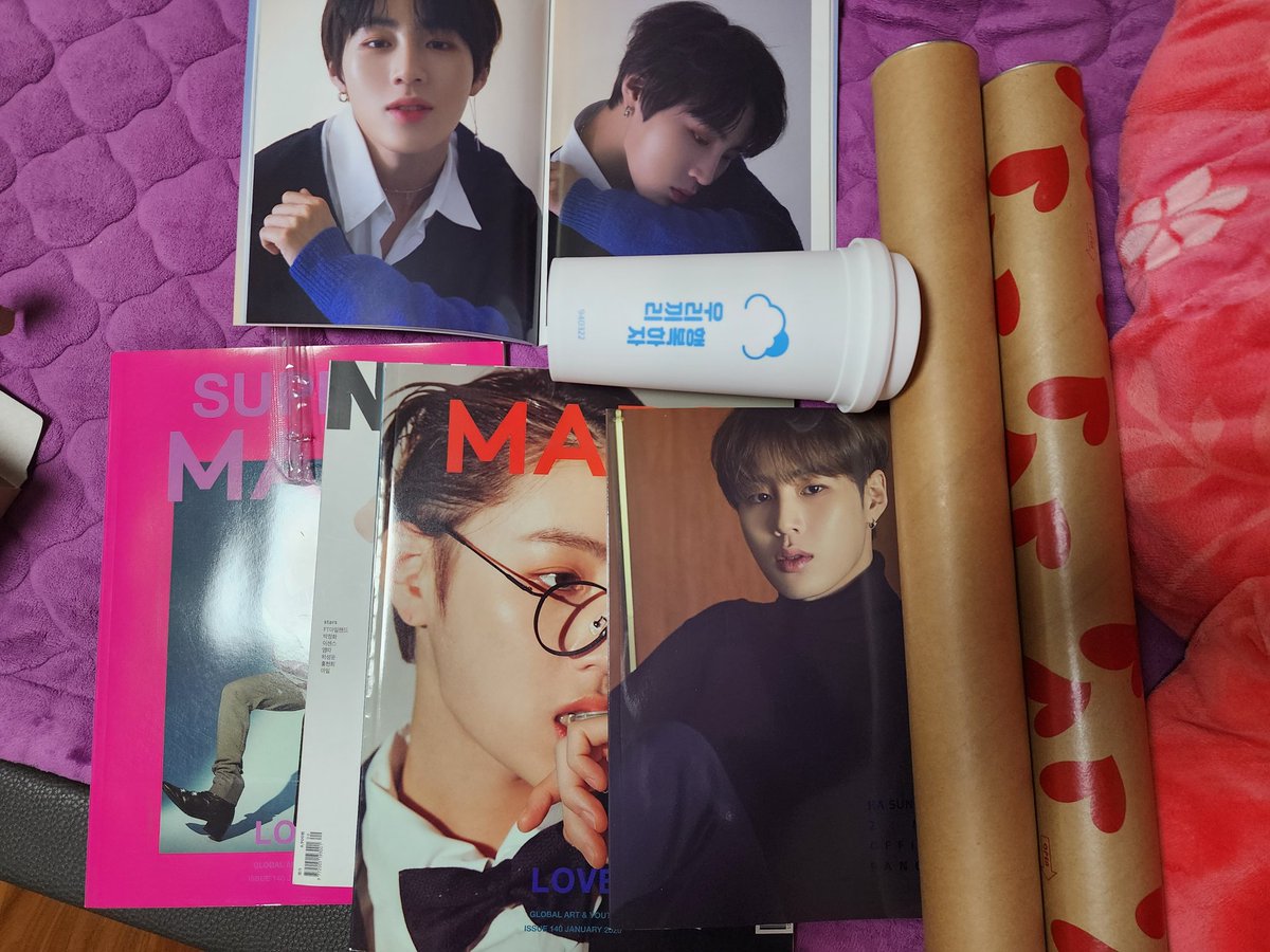 warm__cloud's tweet image. 하성운 잡지랑 브로마이드 
택배비 5000원에 모두 보내드릴게요.^-^
#하성운 #하성운 잡지 #하성운 브로마이드