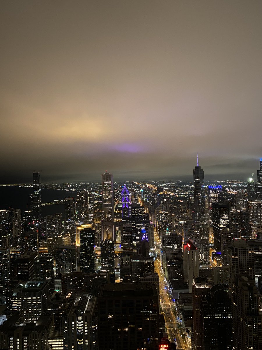 Entered #Hancock tower with foggy views - left with this spectacular view 🤩 #DDW2023