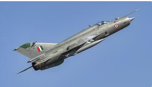 singhritaamrit's tweet photo. how many units are still flying this coffin maker? If we retire it how many units will be left? Please do something @IAF_MCC @rajnathsingh @HALHQBLR 
#IndianAirForce 
#indiancrash https://t.co/TaMxzawdQi