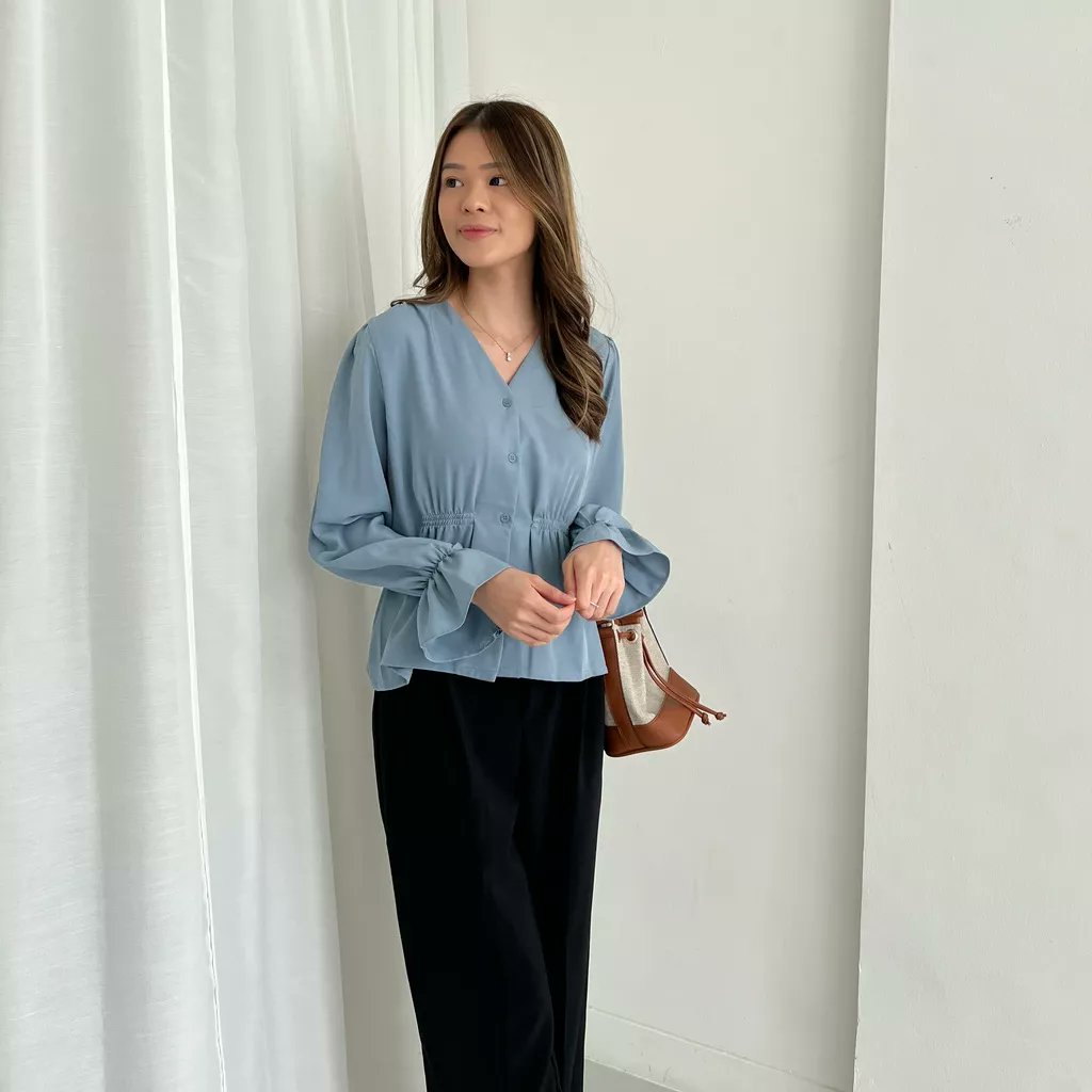 racunbyhaera's tweet photo. 💫 Rekomendasi Kemeja - Blouse 💫

Evolet Shirt •
https://t.co/IWVQYBBNxd
Liza Shirt •
https://t.co/FZFNuLS00e
Maurine Shirt •
https://t.co/DxMTQ5ScJe
Brynn Blouse •
https://t.co/JVFCIcaEHx https://t.co/Yjd5tnIALQ