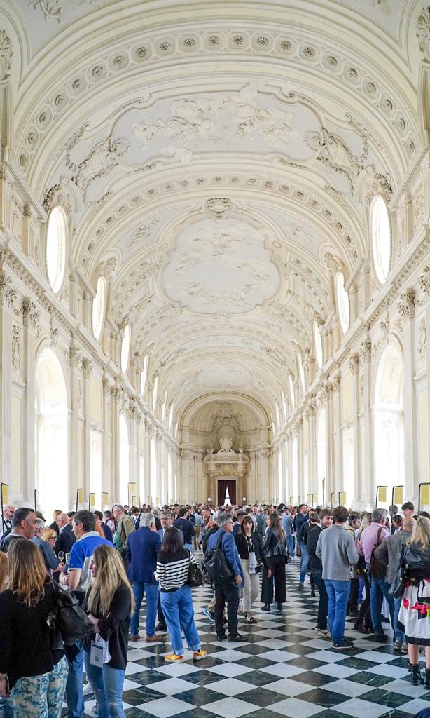 MILLEVIGNE (@millevigne) on Twitter photo L'edizione della Prima dell'Alta Langa che si è svolta ieri alla Reggia di Venaria ha avuto un'affluenza strepitosa e tutte le masterclass sold out. Complimenti anche per la scelta della location! <a href="/AltaLangaDOCG/">Alta Langa DOCG</a> L'edizione della Prima dell'Alta Langa che si è svolta ieri alla Reggia di Venaria ha avuto un'affluenza strepitosa e tutte le masterclass sold out. Complimenti anche per la scelta della location! <a href="/AltaLangaDOCG/">Alta Langa DOCG</a>