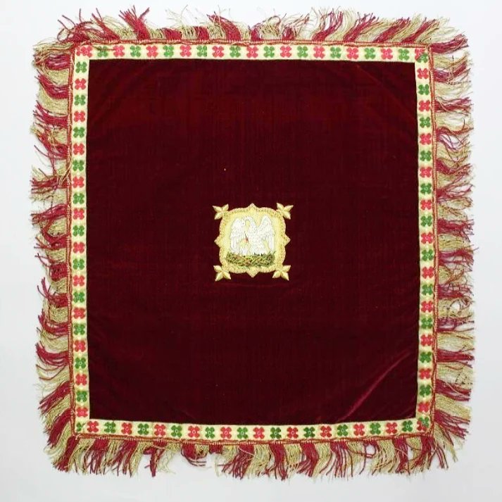 Pugin_awn's tweet photo. #ChaliceVeil. Designed by #AWNPugin, 1850.

#pugin #augustuspugin #pugintextile #gothicrevival #gothicrevivaltextile #design #gothictextile #neogothique #art #gothicrevivalchaliceveil #textiledesign #gothicchaliceveil #ecclesiasticaldesign #ecclesiasticaltextile #designtextile https://t.co/grJiqSH0eY