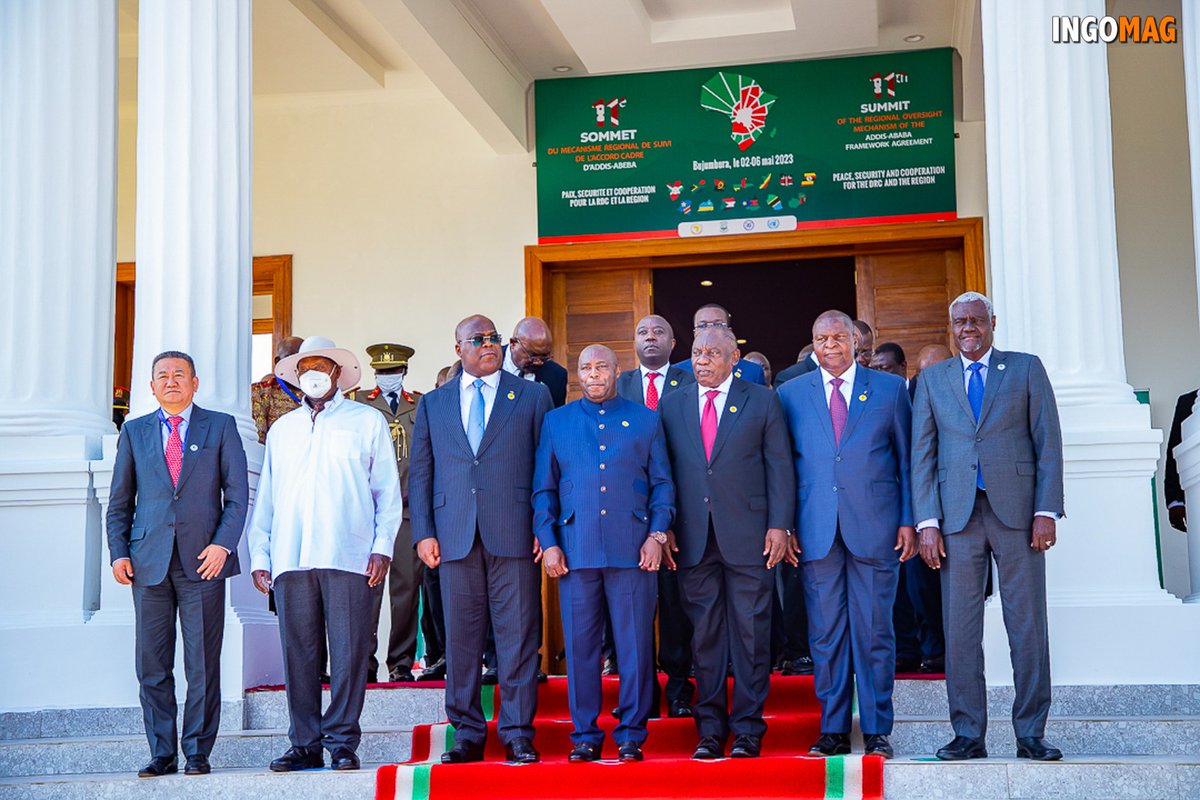 IngoMagazine's tweet photo. #11thROMSummit: En passant le flambeau de la Présidence du Mécanisme Régional de suivi de l'accord-cadre d'Addis-Abeba pour la paix, la sécurité et la coopération pour la #RDC et la région, SE @fatshi13 a souhaité pleins succès à SE Evariste #Ndayishimiye et lui a encouragé de rester avec ses armes de résilience et de justice dans cette haute responsabilité. "Soyez rassuré, cher frère, le soutien de la #RDC restera toujours à vos côtés et aux services de la région des Grands Lacs"
#Burundi
#ingomag