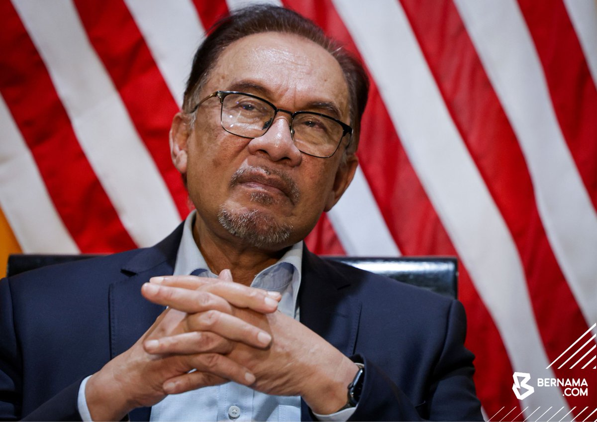 BERNAMA on Twitter "PM Anwar arrives in Indonesia's Labuan Bajo for