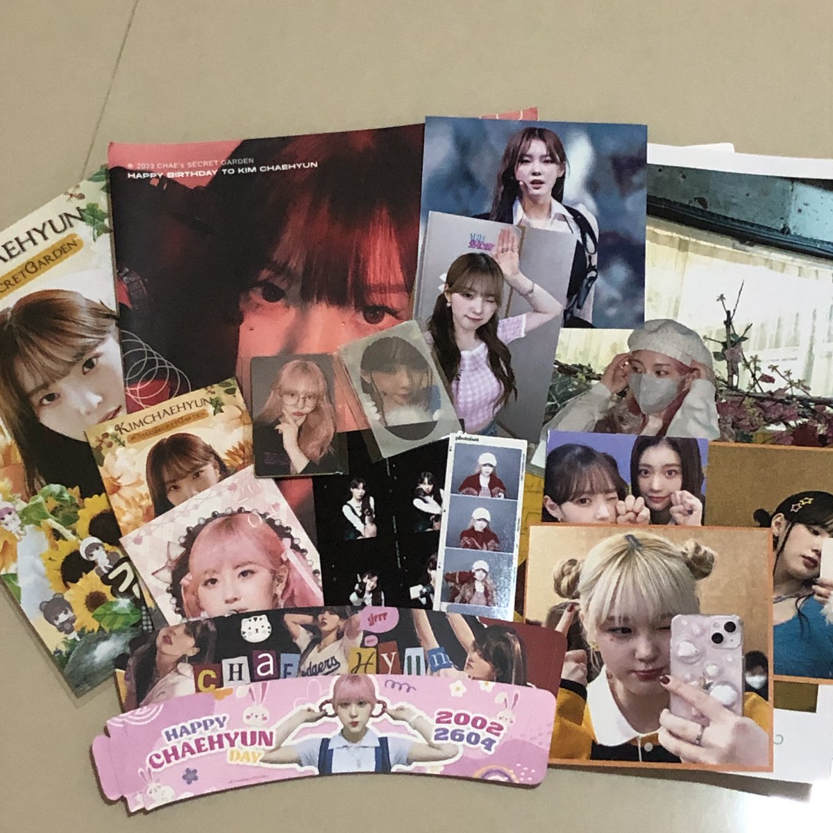 ได้รับของมาแล้ววววได้เยอะเหมือนได้ไปเฟ่ด้วยสุดๆ ㅠㅠ ขอบคุณที่จัดกิจกรรมดีๆแบบนี้นะคะ <a href="/ChaeriSpaceTH/">𝐶ℎ𝑎𝑒𝑟𝑖𝑆𝑝𝑎𝑐𝑒 ·₊˚❀·₊˚</a> #ChaesSecretGarden