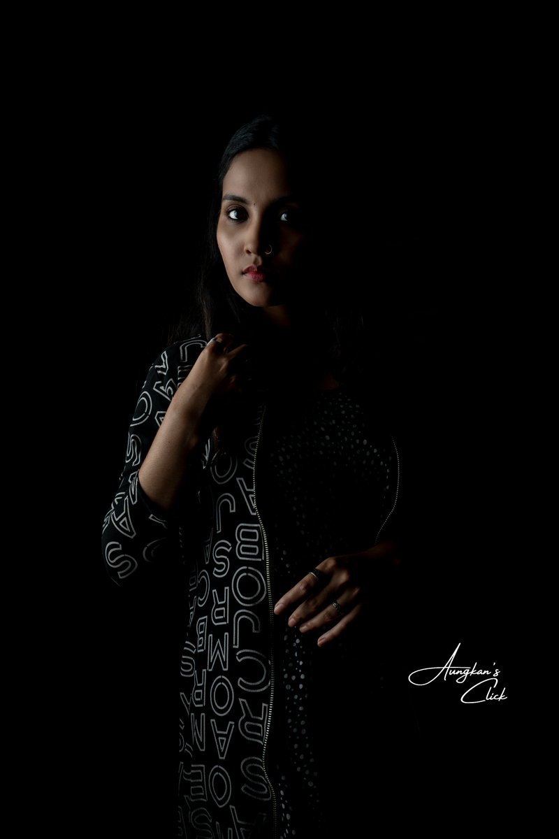 AungkanNath's tweet photo. Indoor Shoot📷  

Photographer:
@AungkanNath 

My all links - https://t.co/TKWVKExNFI  

Dm for any kind of photography &amp; cinematography services.     

#portrait #portraitphotography #indoor #indoorphotoshoot #aungkannath #aungkanofficial https://t.co/mNO5J6L60E