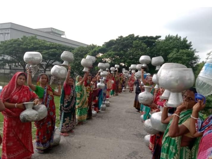 pathikritorg's tweet image. People are desperate for the lack of safe drinking water in the coastal areas of South West Valnarable, Bangladesh. Are there any good donor organizations to help the people of this town? 95% BD NGOs do not work properly.