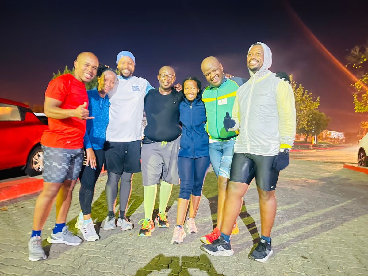 zamalekhula's tweet photo. We Had To Unlock Some Things In Preparation Of #ZamaLeBus To Be Ready For 32km Sub03:15 At #RoseRun This Weekend #90dayswithoutsugar #FetchYourBody2023 #HalfMarathon #IPaintedMyRun #Marathon #run #runner #running #RunningMan #RunningWithSoleAC #RunningWithTumiSole #TrapnLos https://t.co/OiKvLK9FMt