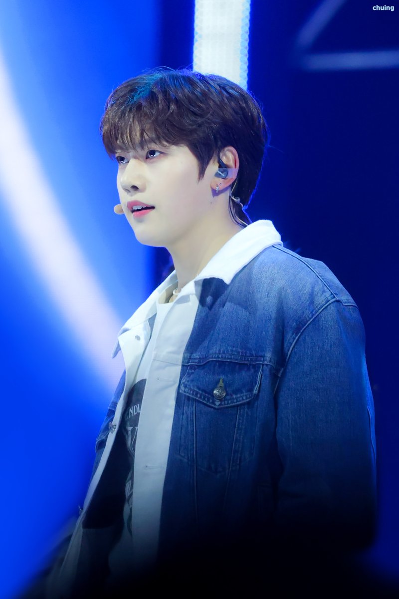 chuingluvU's tweet photo. 캐나다 옵빠의 등장(･`◡´･)ゝ

#석매튜 #SOEKMATTHEW #ソクマシュー #ZB1 #제로베이스원 #JELLYPOP https://t.co/ZUV3bFhG1g