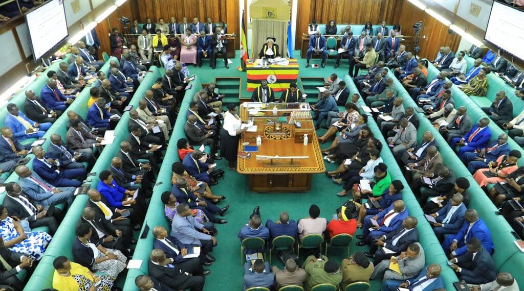 SsemujjuNganda1's tweet photo. The next big discussion on the floor of Parliament should be about the #MinimumWageBill &amp; I hope it gathers the same energy as that of #AntiHomosexualityBill. Ugandans do not only need protection from cultural erosion, but also better pay to improve their standards of living. https://t.co/68Rwz1CHbi