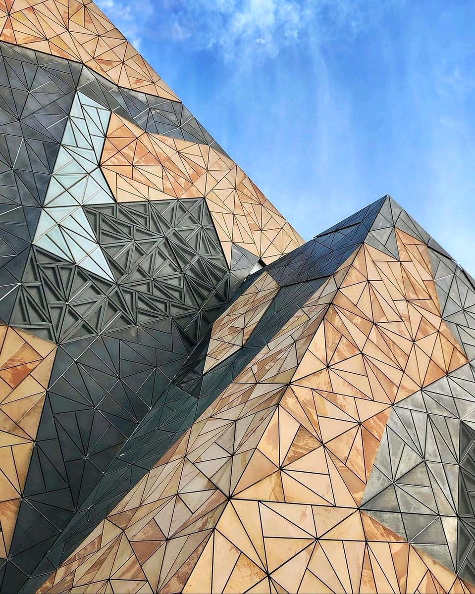 kvalambhia's tweet photo. Buildings shape our environment and impact city image, social wellbeing, economics. Distinctive, iconic buildings like Burj Khalifa impact their surroundings. Building regulations in Mumbai prevent such landmarks. Iconic landmarks add aesthetic and attract revenue and tourists. https://t.co/N4d2eCEo76