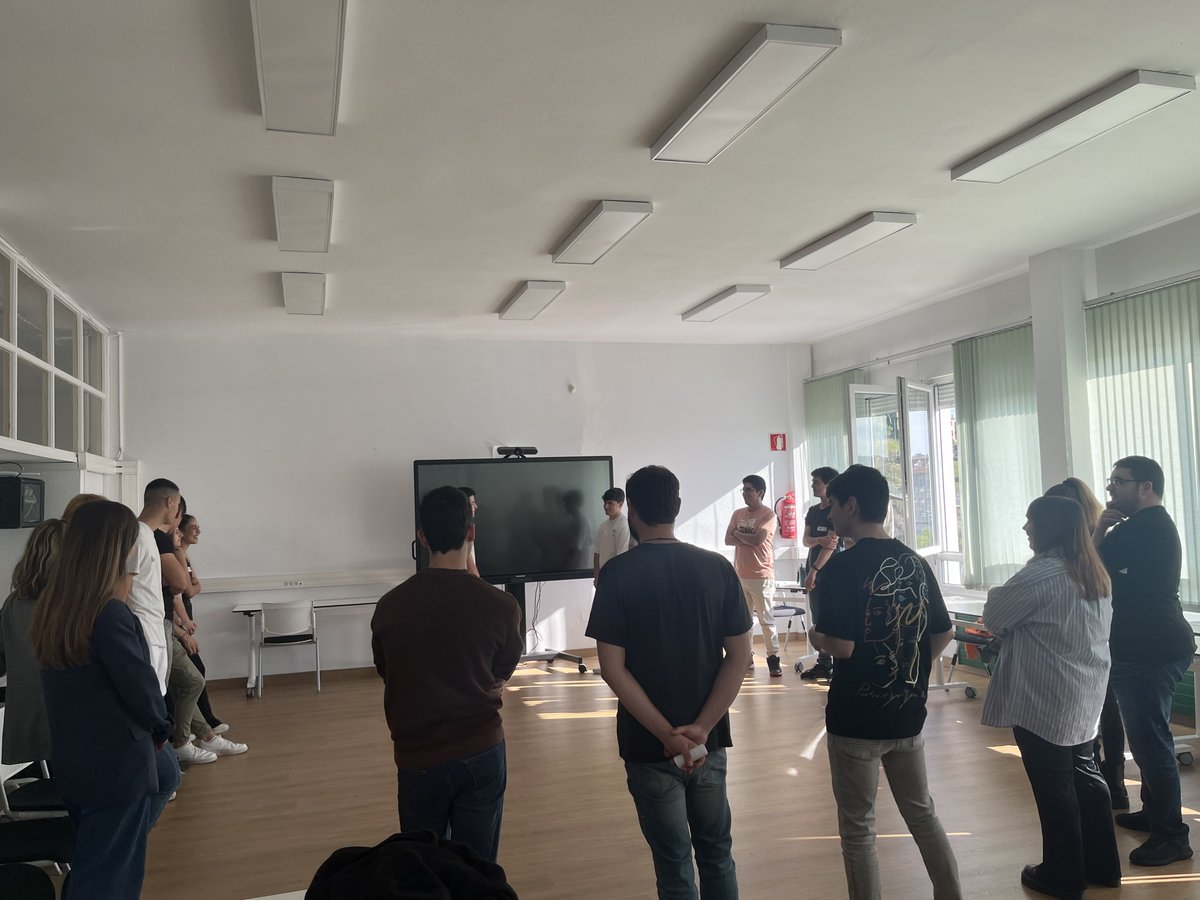 Taller de comunicación realizado por Miguel Gisler y promovido por el #AulaEmprendimiento para que el alumnado de #FP mejore su empleabilidad.