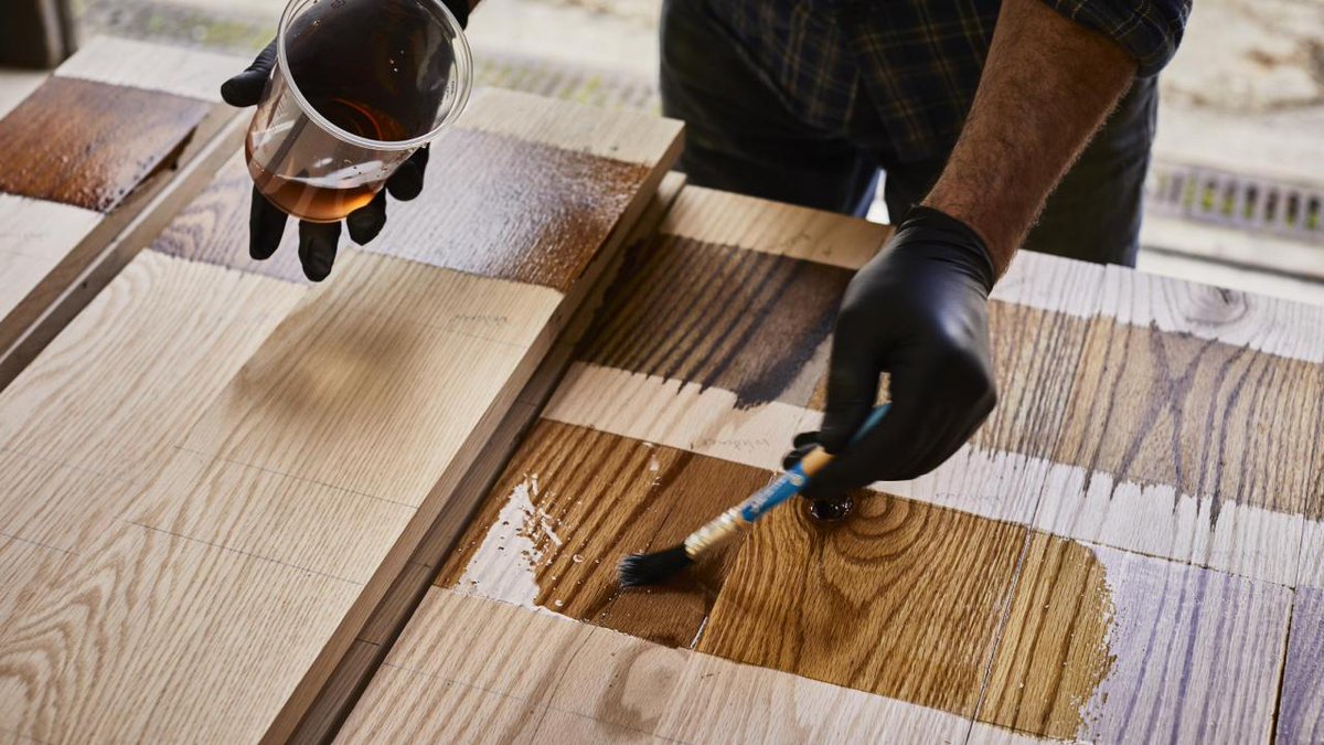 AHECmea's tweet photo. The one important thing for coatings and finishes to work properly and give longevity in service is the surface preparation of the substrate on which the coating is to be applied. Further information: https://t.co/2AtuhxMt39 #Americanhardwood #technicalmatters https://t.co/4PcJEJrYC6