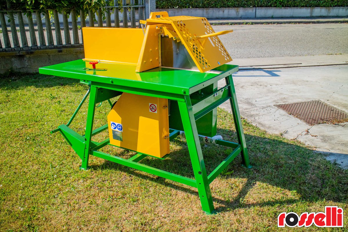 Rossellisnc's tweet photo. Kreissäge für landwirtschaftliche oder intensive Nutzung für Privatpersonen. #rolltishkreissage #roll-Tischkreissäge #kreissägen #roller-bench #rolltisch-Säge #Säge #rossellisnc https://t.co/hfjKwUe0Jr