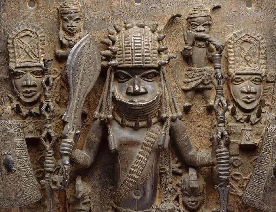 Joe__Bassey's tweet photo. The British in Benin Kingdom looting and burning what they could not take from the palace. #Africa https://t.co/hmGVNna3tj