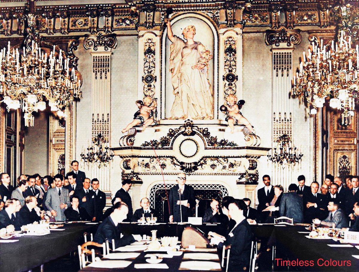 9th May 1950 Robert Schuman delivered his famous declaration on #EU political cooperation in the historic Clock Room Quai d’Orsay @francediplo_EN #France. One of the most significant speeches in #EUHistory ( now in magnificent colour - thanks @timelesscolours ). #EuropeDay2023 💪