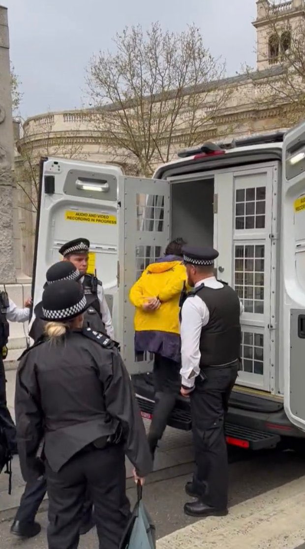The system is so fucked in this country.

Prince Andrew the sexual predator and nonce that was best friends with Jeffrey Epstein seen in full regalia at his brother's coronation.

Then you got a “Abolish The Monarchy” protester being arrested for holding up a sign saying “Not My