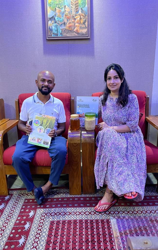 PadminiPanigra1's tweet image. I was moved to hear the story &amp;amp; the contributions of this promising startup. I am pleased to help Kisan Sathi to Promote Organic Rice and Organic Honey. 

Kindly connect with him for any orders:

Amulya Pratap Lakra
+91 89089 45866

#SupportingStartups #SupportingSmallBusiness