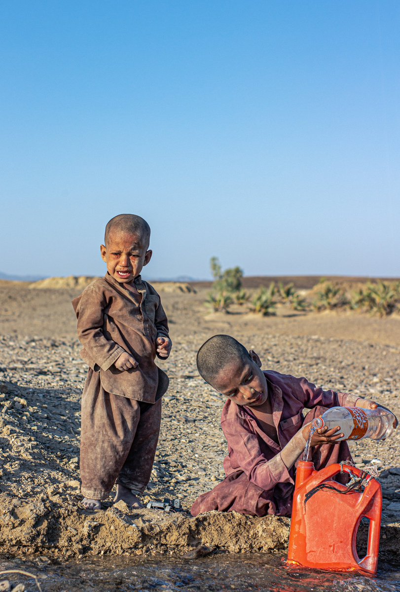 ShehakIdrees's tweet photo. Check out this NFT by @ShehakIdrees on @foundation! 🌐
Drought affected Children Collecting water

https://t.co/yGr9zEyGyH

#Nfts #nftart #NFTCommunity #fineart  #nftcollector #nftcollectors  #NFTphotographers #nftphotography #nftphotographer #nftphotography https://t.co/E3R9x2NKMU
