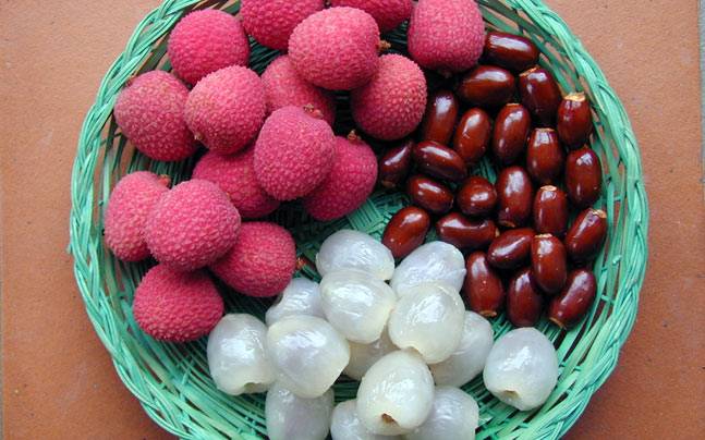 India’s Sweet Harvest: Exploring The Top 10 Seasonal Fruits You Can’t Miss

Know more: uniquetimes.org/indias-sweet-h…

#uniquetimes #LatestNews #seasonalfruits #tropicalfruits #indianfruit #antioxidants #nutrition #mangoes #jackfruit #jamun