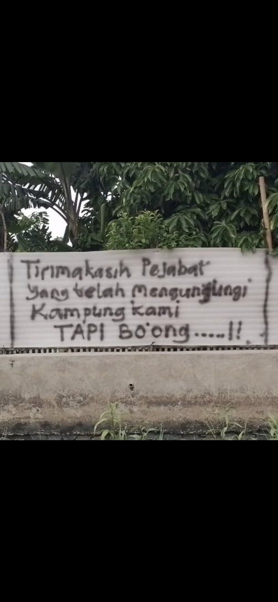 infokrwid's tweet photo. Berbagai spanduk dipasang bertulis kekecewaan masyarakat atas tidak adanya solusi penanganan banjir menahun di Pangasinan, Desa Karangligar, Teluk Jambe Barat, Senin (8/5). 

Foto Ist #infokrw #karawang #mediasosialkarawang #karangligar #telukjambebarat https://t.co/6RXF83R9xR