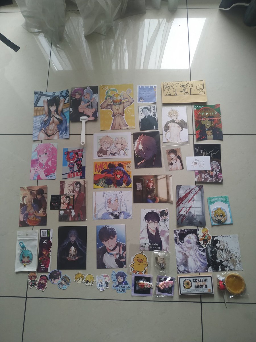 urara_hazu's tweet photo. I'm so happy I got this many from CF16. Mostly art trade with fellow artists! Thank you so much ❤️ https://t.co/HZj3ET3omi