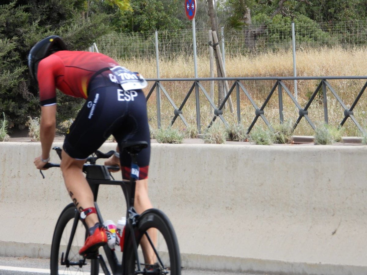 🏆 Alvaro Cabrero Gutiérrez medalla de bronce 🥉 en Ibiza en el Campeonato del Mundo Multideporte 2023, en la especialidad de Aquabike de larga distancia (3,5 km nadando y 125 km en bici), representado a España en la categoría 20-24 años.
Enhorabuena Alvaro !!!👏👏👏

#aquasport