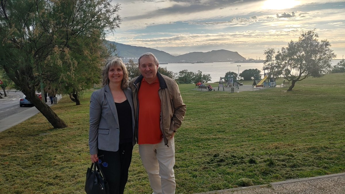 Poniendonos al día sobre #TalentoSénior y #SilverEconomy con un paseo, buena conversación y una cenita con amigos de profesión 😉

Gracias <a href="/albertobokos/">Alberto Bokos</a> de <a href="/plataforma50/">Plataforma50</a> 😉 muy linda tu tierra #Getxo 

#Séniors #EconomíaPlateada #Silvers #AlbertoBokos #Plataforma50 #CeliaHil