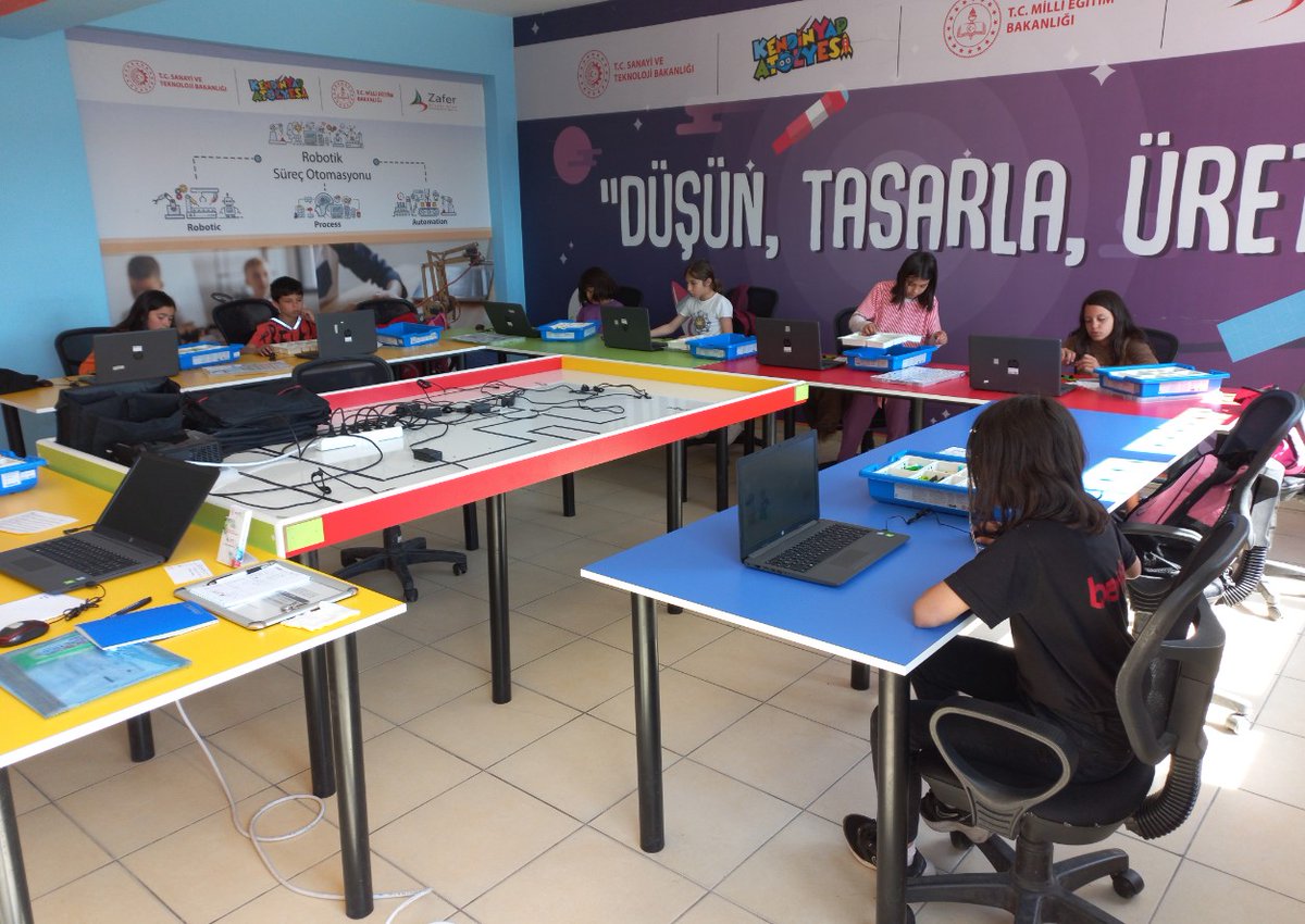 SivasliYap's tweet photo. #Sivaslikendinyap atölyemizde robotik kodlama kursumuzdaki bu haftaki ( 01- 07 Mayıs Haftası) derslerimizden kesitler... https://t.co/BAxCjwXFHm