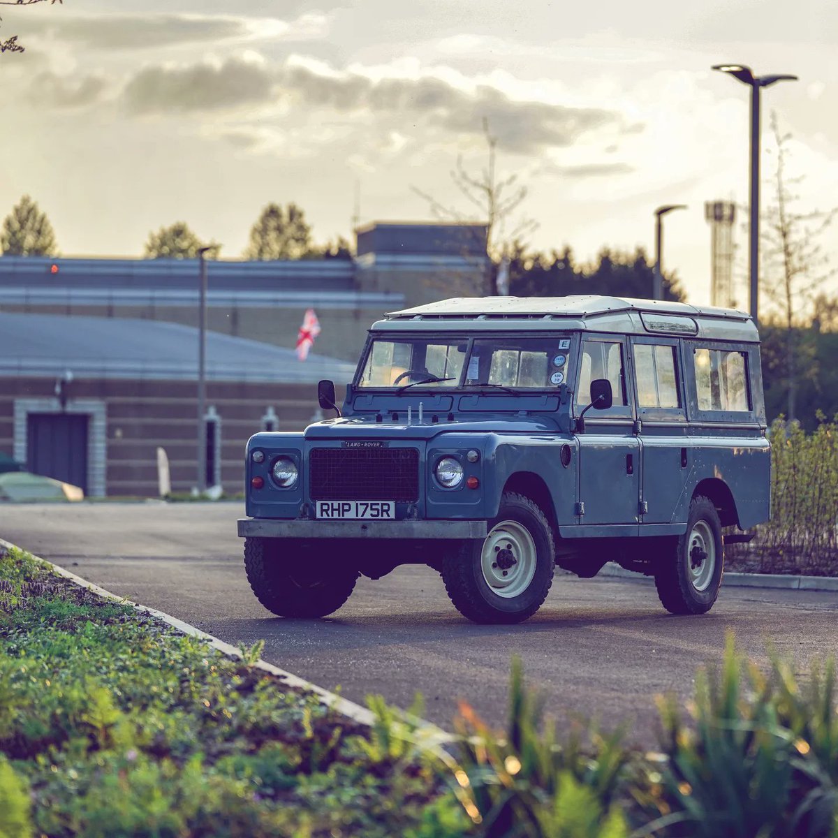 Meanwhile, a few pix of friends LR's I shot during previous #GaydonLandRoverShow's
#LandRover #1ton #onetonlandrover #Serieslandrover #landroverphotoalbum #inkyenston #Oldrovers