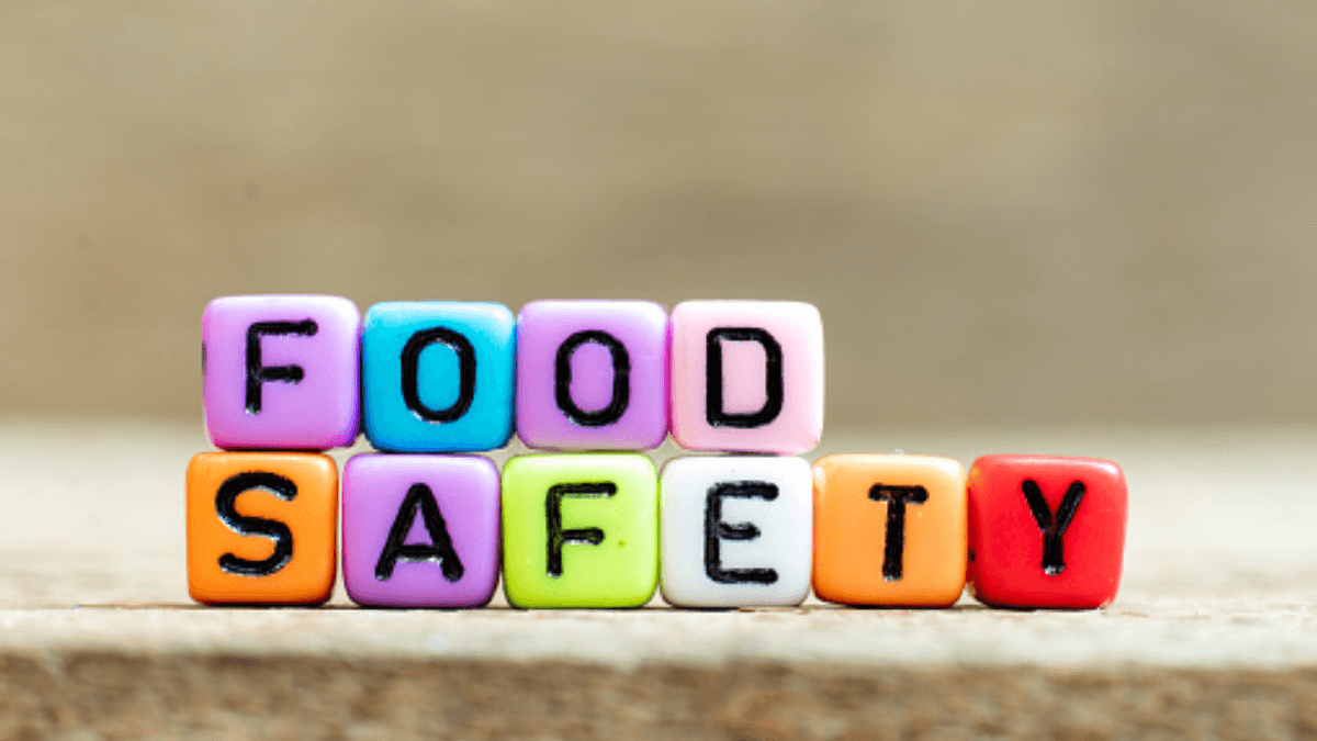 bedtimehub's tweet photo. Food safety should never be compromised! Check out these important safe food handling guidelines to protect yourself and your loved ones: https://t.co/m1h3DfZFlQ #foodsafety #healthyliving #safefoodhandling #bedtimehub https://t.co/Ueprf7ZnYe