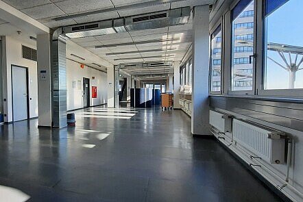 Diese Fläche haben wir für zwei Monate als Spielwiese für hybride(s) Lehre und Lernen an der @HAW_Hamburg. 

Ab 15.5. geht es los und wir testen mit Studierenden &amp; dem Projekt KOMWEID unsere Ideen. Was reizt Euch lieber #Twittercampus daran?