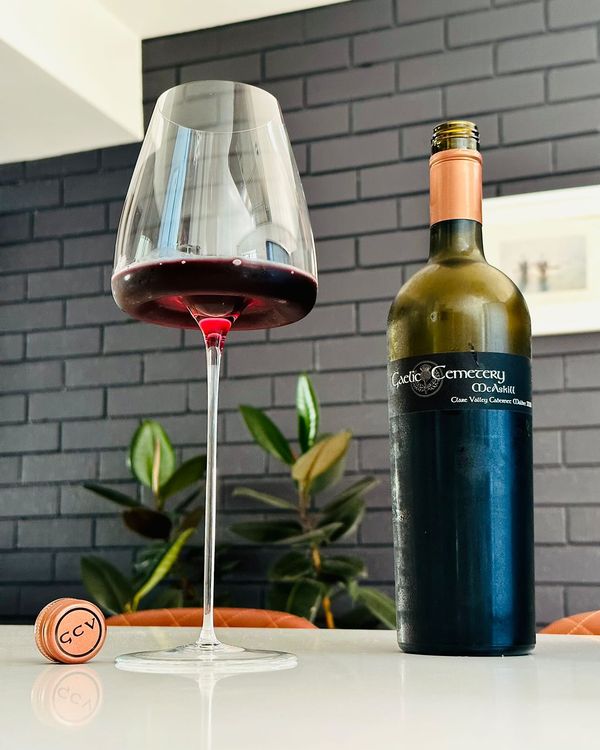 Gaelic Cemetery McAskill Cabernet Malbec 2020, Clare Valley🍷🇦🇺 This has a bright future 👏🏼🍷

Nose - Black cherry, cassis, black raspberry, and blackcurrants, dry earth and spice. Finely scented, well set, attractive 👏🏼🍷

#aussiewine #wines #winetime #winenight #wineaddict