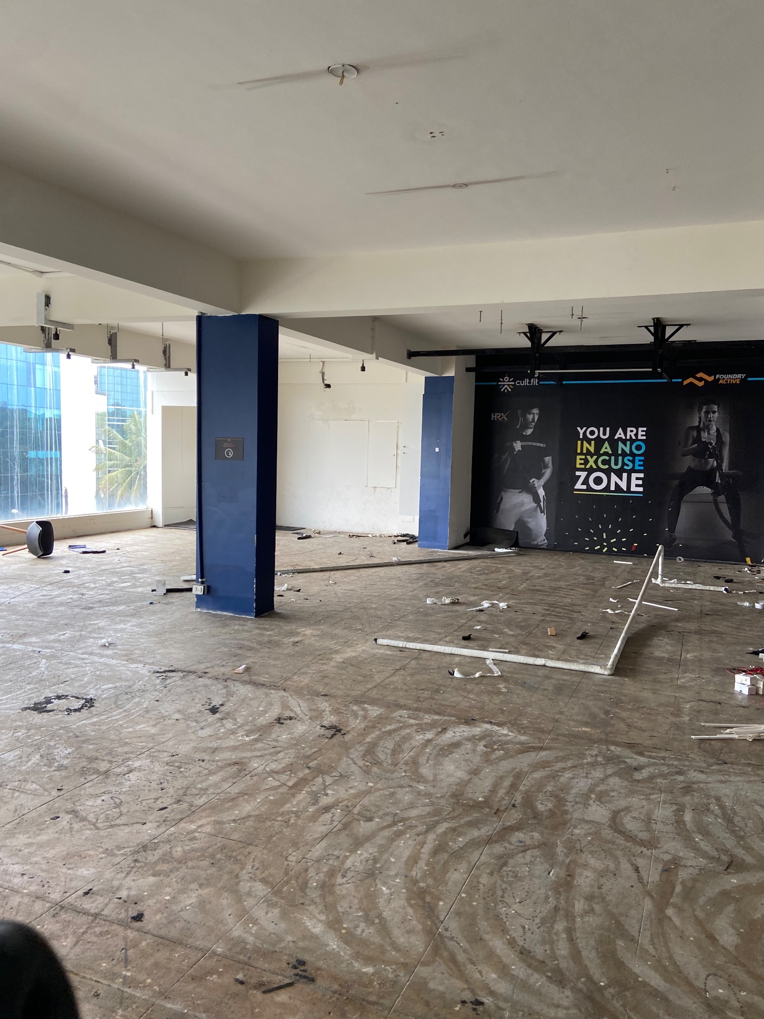 anushka on Twitter: "Got covid and took a 2 week break from the gym, come  back today and the whole place is shut down and everything from my locker  is gone 🙃
