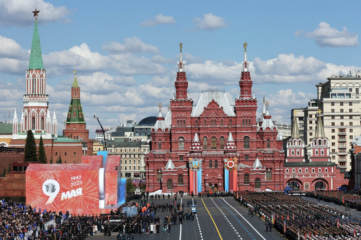 🔴 #EnVivo: La Plaza Roja de Moscú acoge este martes 9 de mayo el desfile militar que conmemora el 78º aniversario del triunfo de la Unión Soviética en la Gran Guerra Patria (1941-1945). Sigue la transmisión directa ⏬⏬⏬ 🎥 ruptly.tv/es/events/2023… 🎥 vk.com/video-61174019…