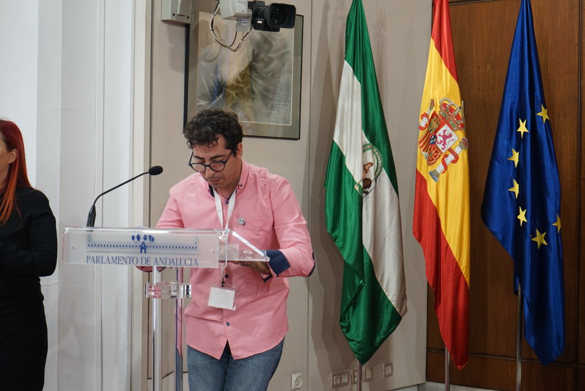 ASPACEAndalucia's tweet photo. #ASPACEAndalucía presente hoy en el @ParlamentoAnd para la lectura del manifiesto de @CERMIAndalucia con motivo del Día Nacional de la Convención Internacional de las Personas con #Discapacidad.Agradecemos especialmente al presidente del  Parlamento @jesusraguirre por su acogida https://t.co/leP8FbxGCd