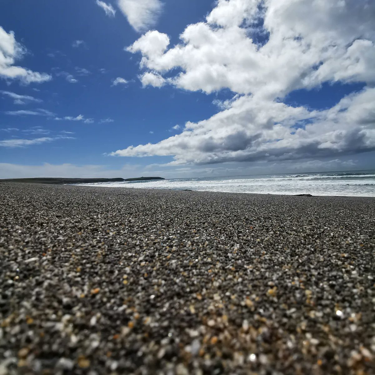 SylviaOG23's tweet photo. Long strand looking stunning today #WestCork #BeachWalks #LongStrand #Cork #WildAtlanticWay #DiscoverIreland https://t.co/7nAItGXQJS