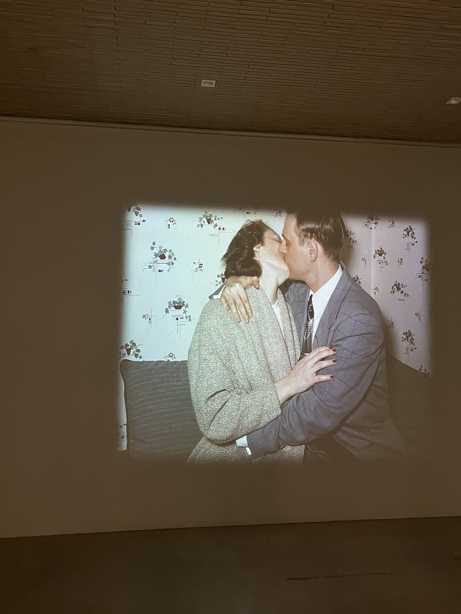 lovelykkirri's tweet image. 사진전시회 다녀왔는데
너무 맘에들어📸

#서울 #일상 #서촌 #그라운드시소